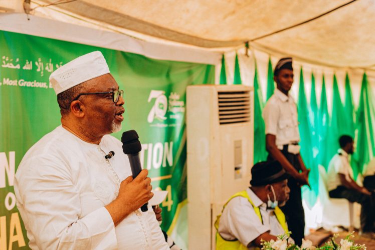 Smile, Do Not Frown: Amir Ahmadiyya Inspires Volunteers Ahead of Nigeria’s Jalsa Platinum Jubilee