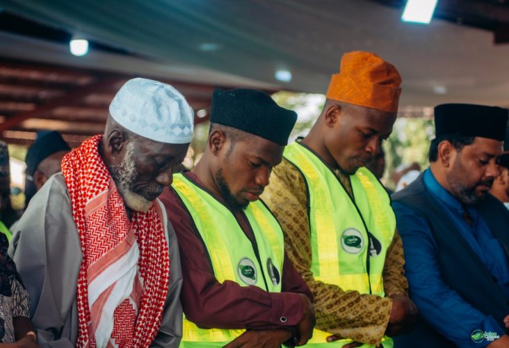 Jalsa: A Platform for Earnest Prayers